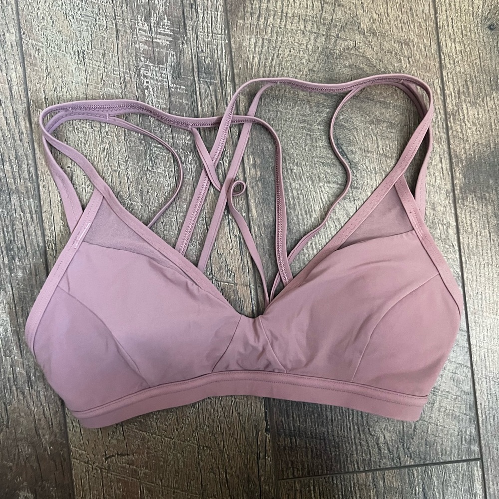 Lululemon sports bra